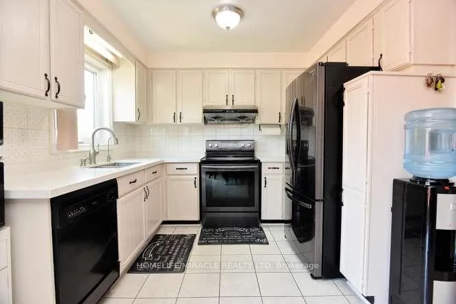 Photo 19 of 7 Cutters Crescent, Brampton, Fletcher's West — HOMEH