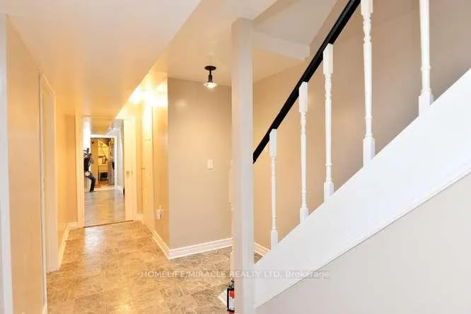 Photo 36 of 7 Cutters Crescent, Brampton, Fletcher's West — HOMEH