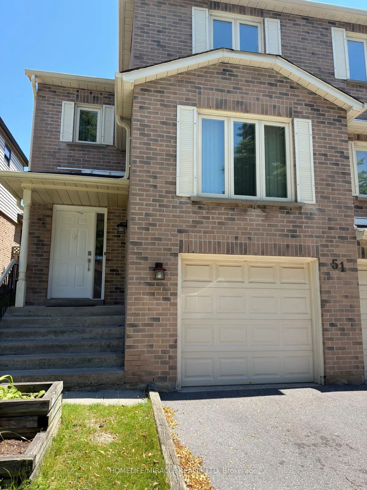 Photo 3 of 51 Wright Crescent, Ajax, Central — HOMEH