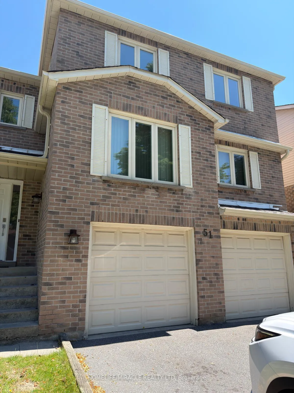 Photo 4 of 51 Wright Crescent, Ajax, Central — HOMEH