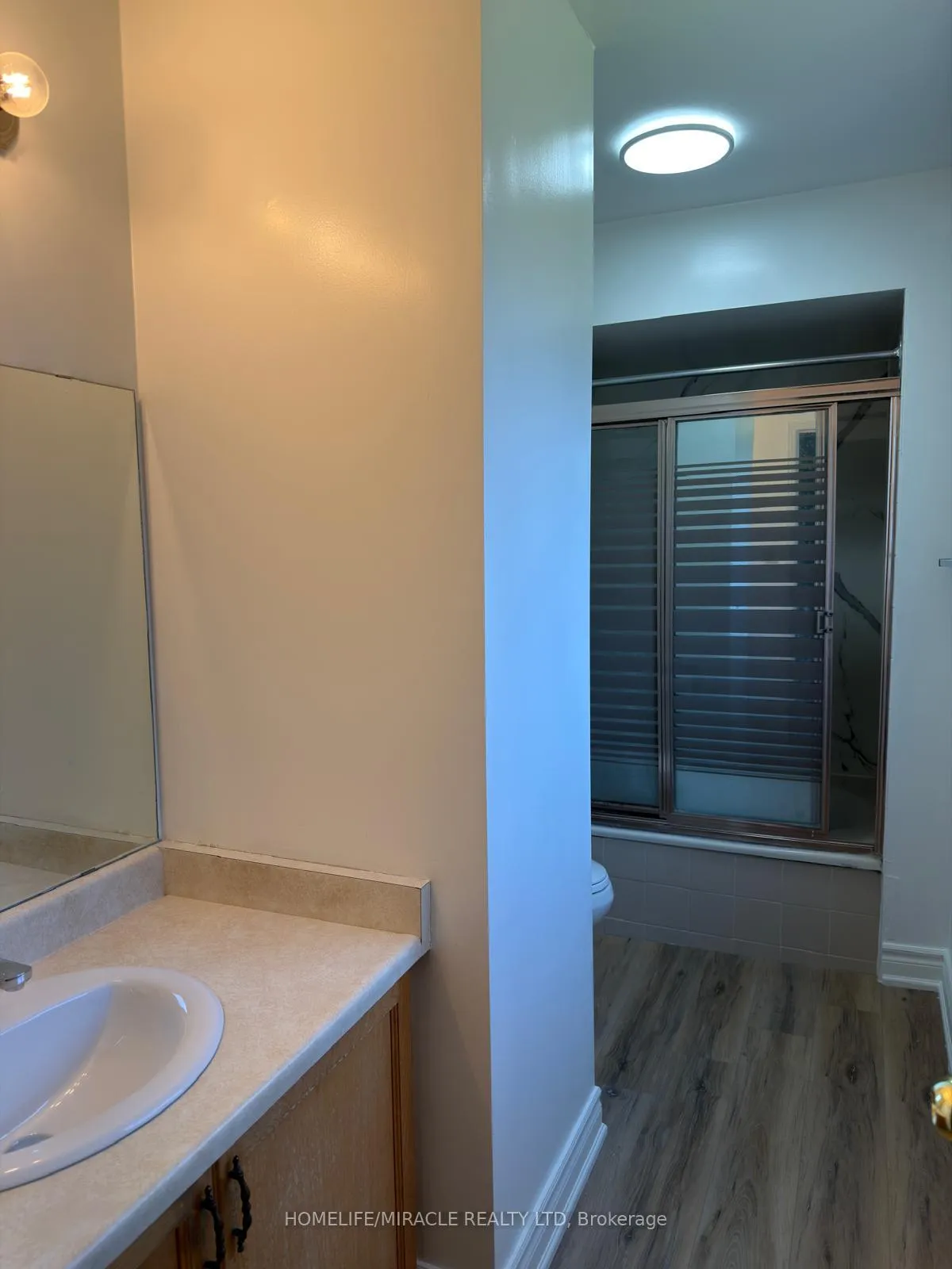 Photo 5 of 51 Wright Crescent, Ajax, Central — HOMEH