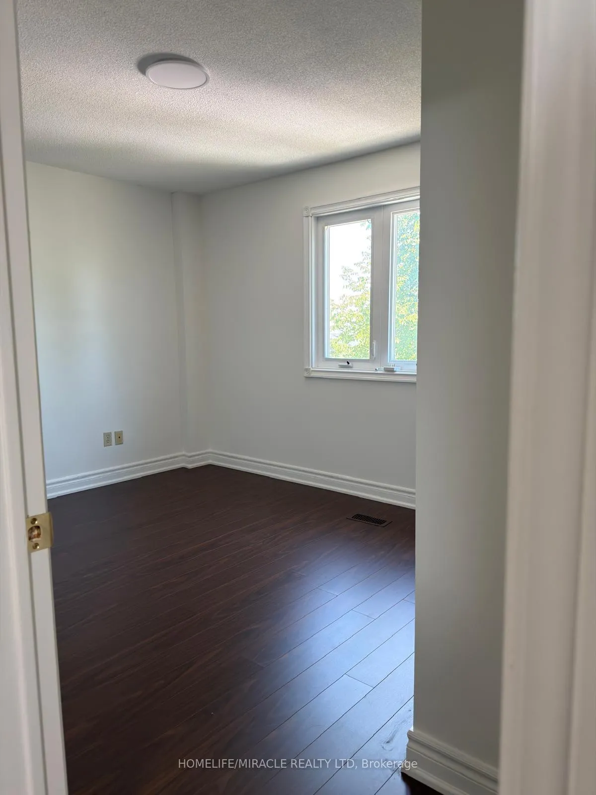 Photo 6 of 51 Wright Crescent, Ajax, Central — HOMEH