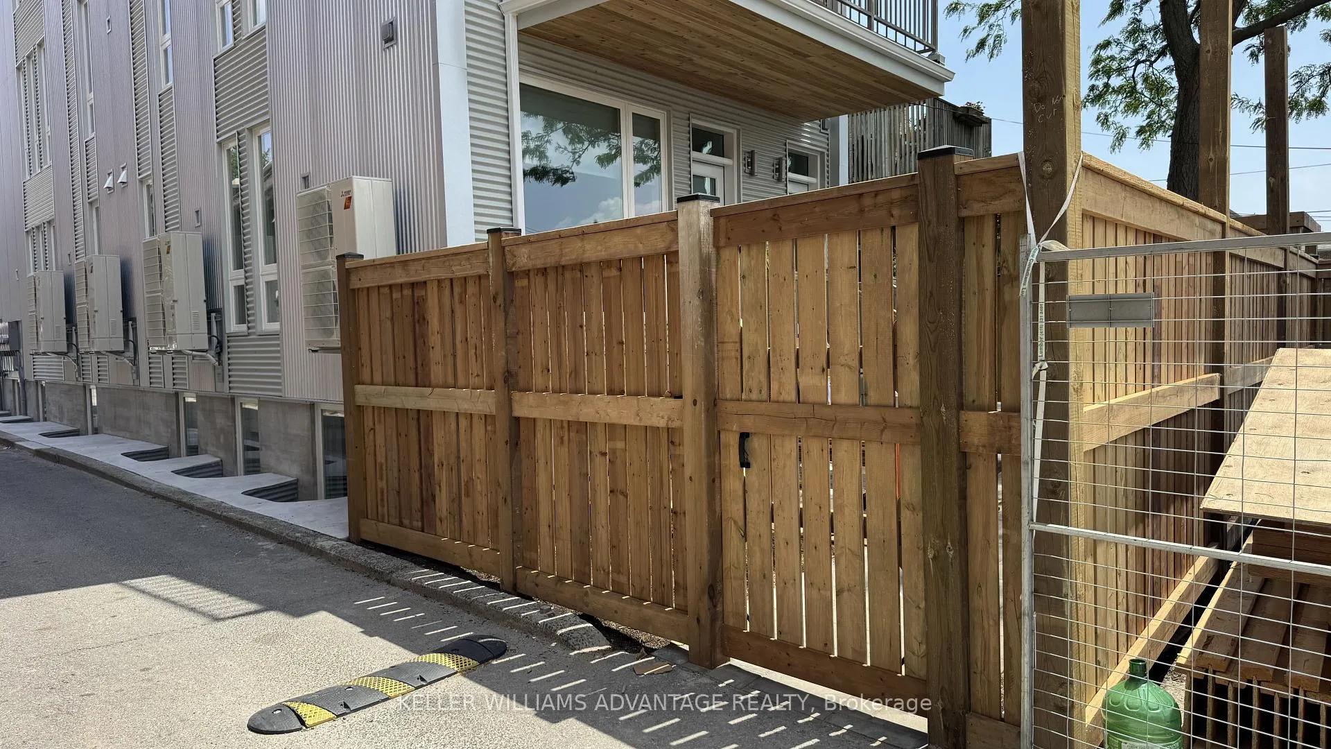 Photo 19 of Unit Unit D, 616 Delaware Avenue, Toronto, Wychwood — HOMEH