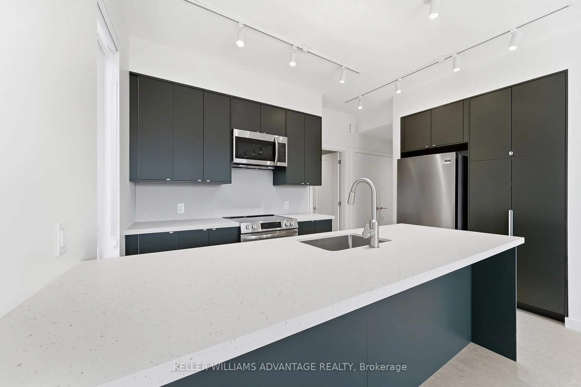 Photo 4 of Unit Unit D, 616 Delaware Avenue, Toronto, Wychwood — HOMEH