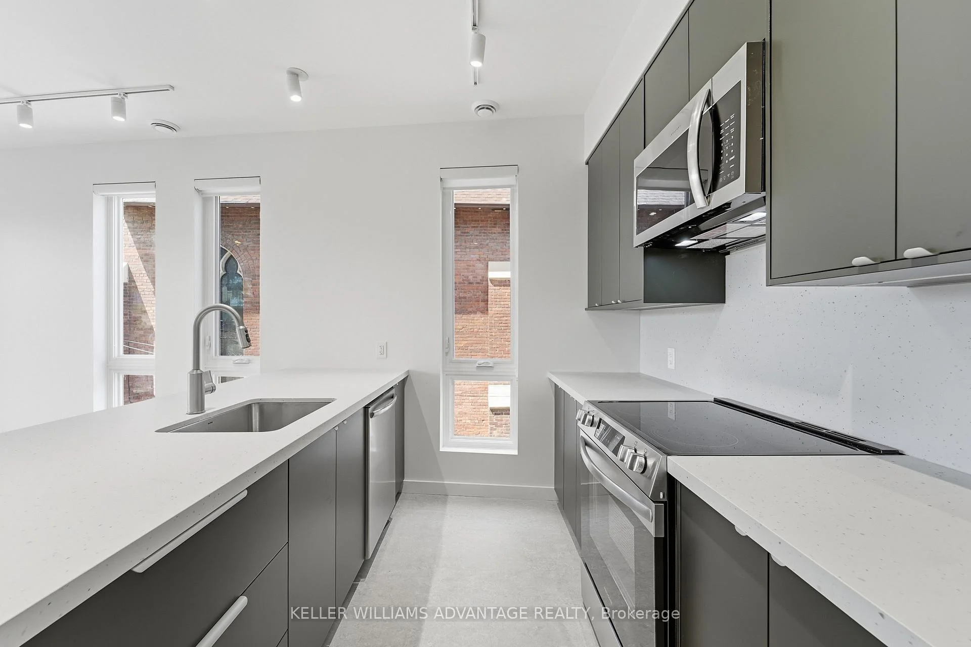 Photo 5 of Unit Unit D, 616 Delaware Avenue, Toronto, Wychwood — HOMEH