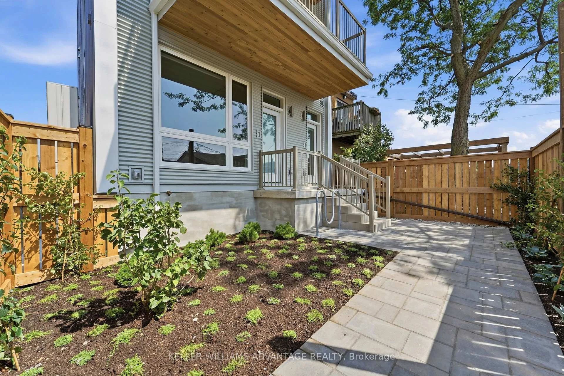 Photo 13 of Unit Unit D, 616 Delaware Avenue, Toronto, Wychwood — HOMEH