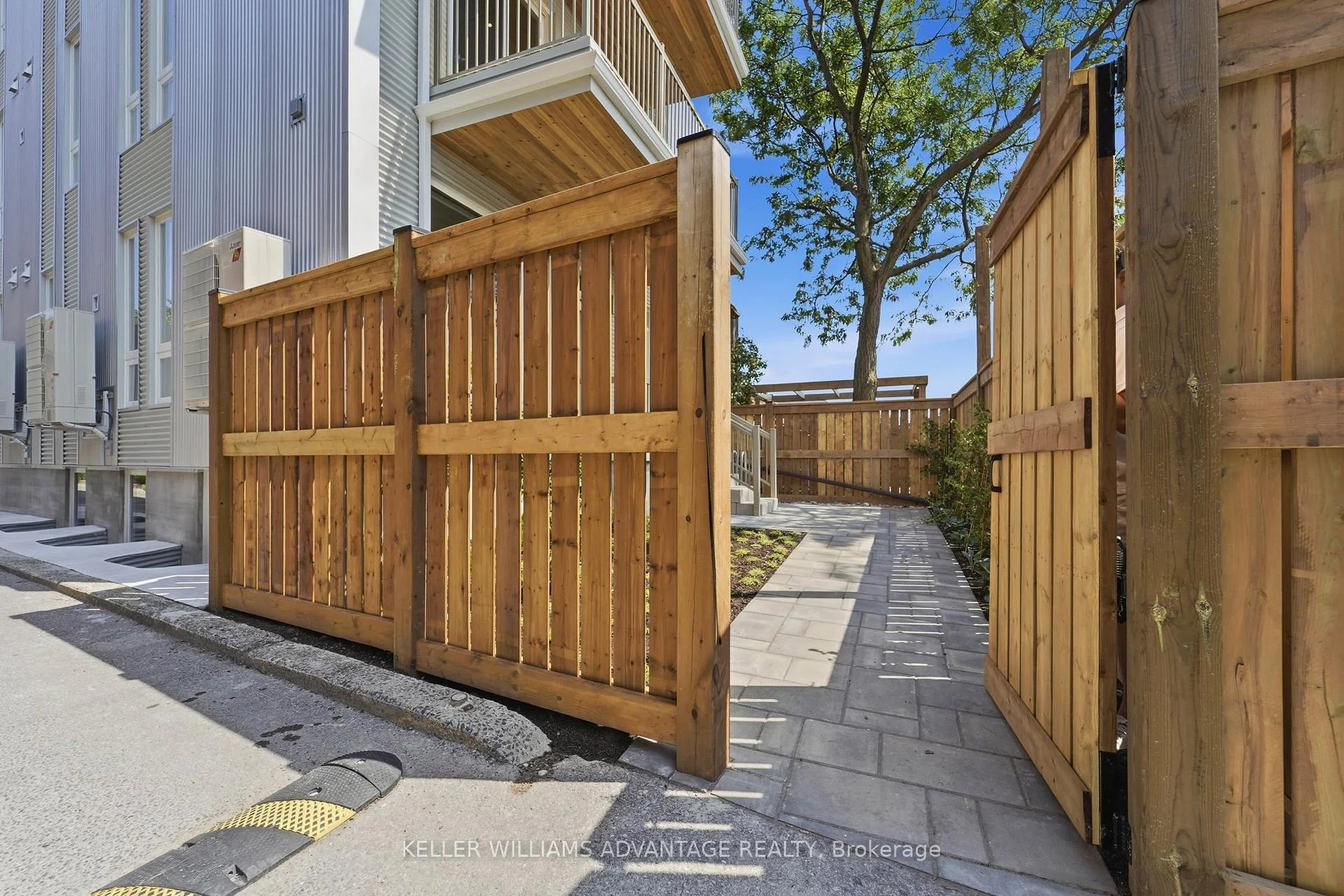 Photo 14 of Unit Unit D, 616 Delaware Avenue, Toronto, Wychwood — HOMEH