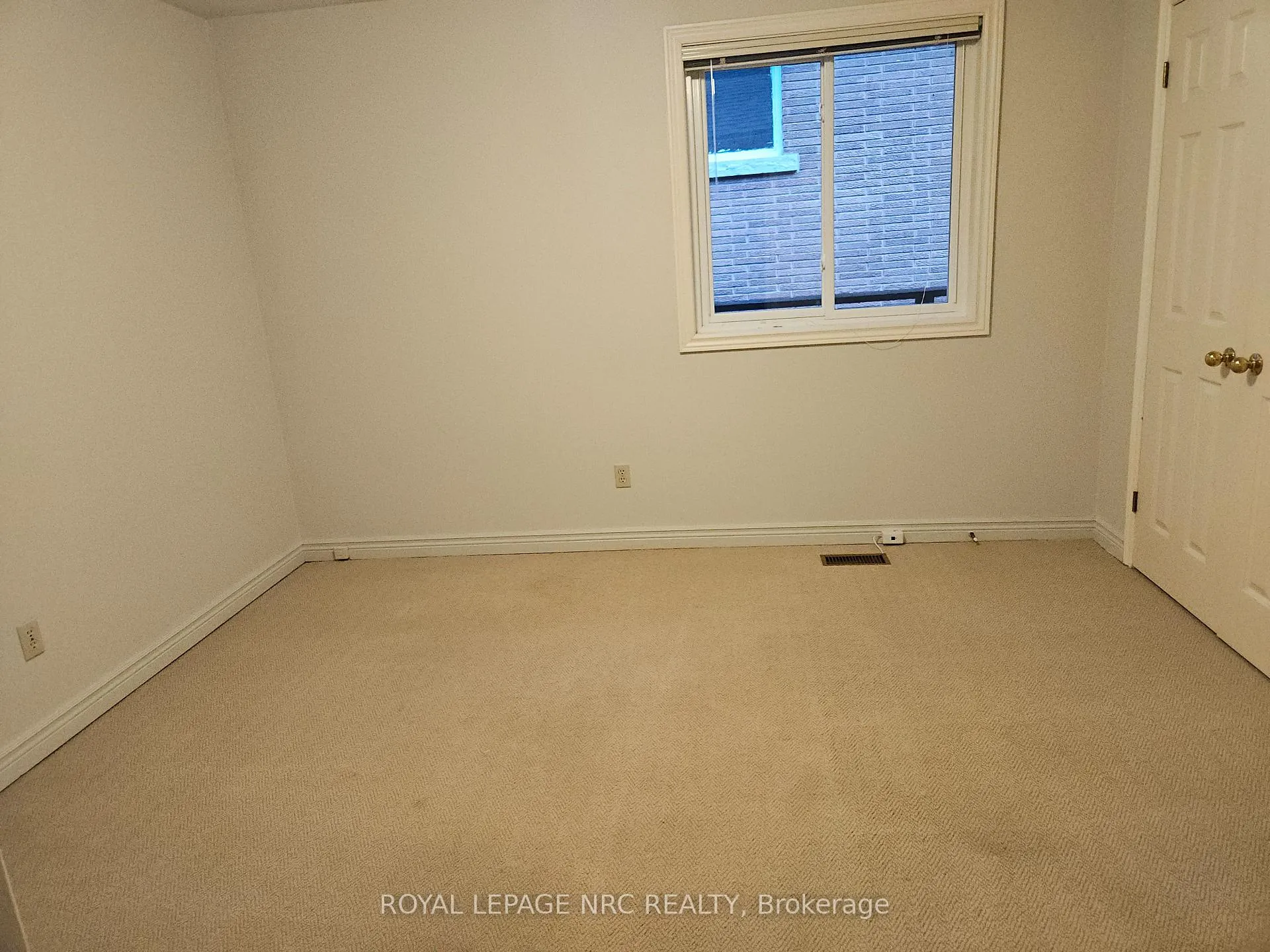 Photo 21 of 192 Woodside Drive, St. Catharines, Glendale/Glenridge — HOMEH