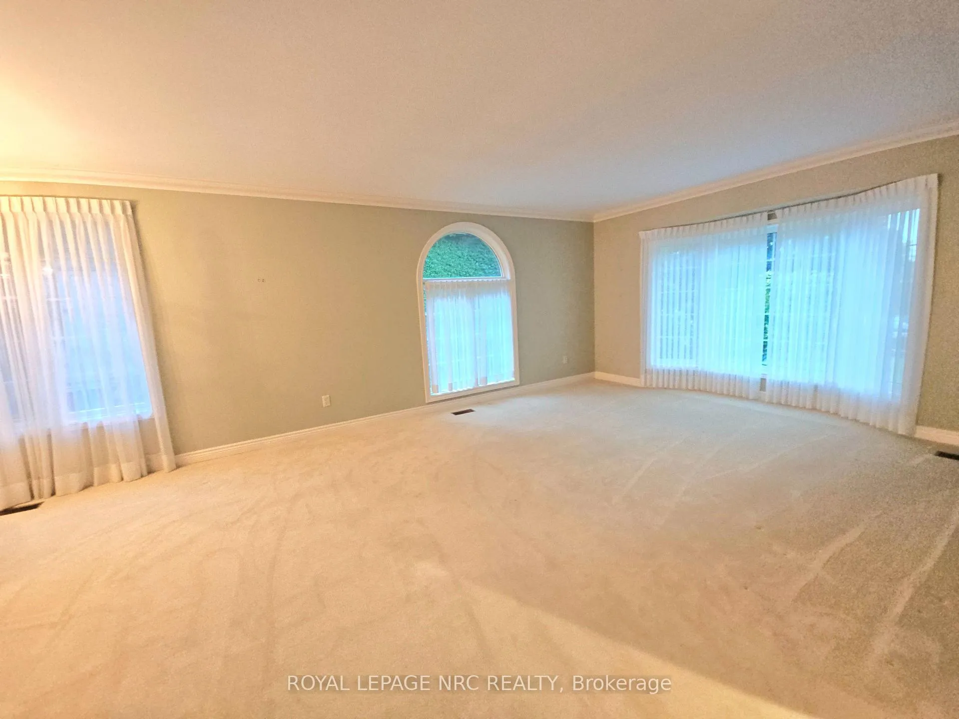 Photo 26 of 192 Woodside Drive, St. Catharines, Glendale/Glenridge — HOMEH