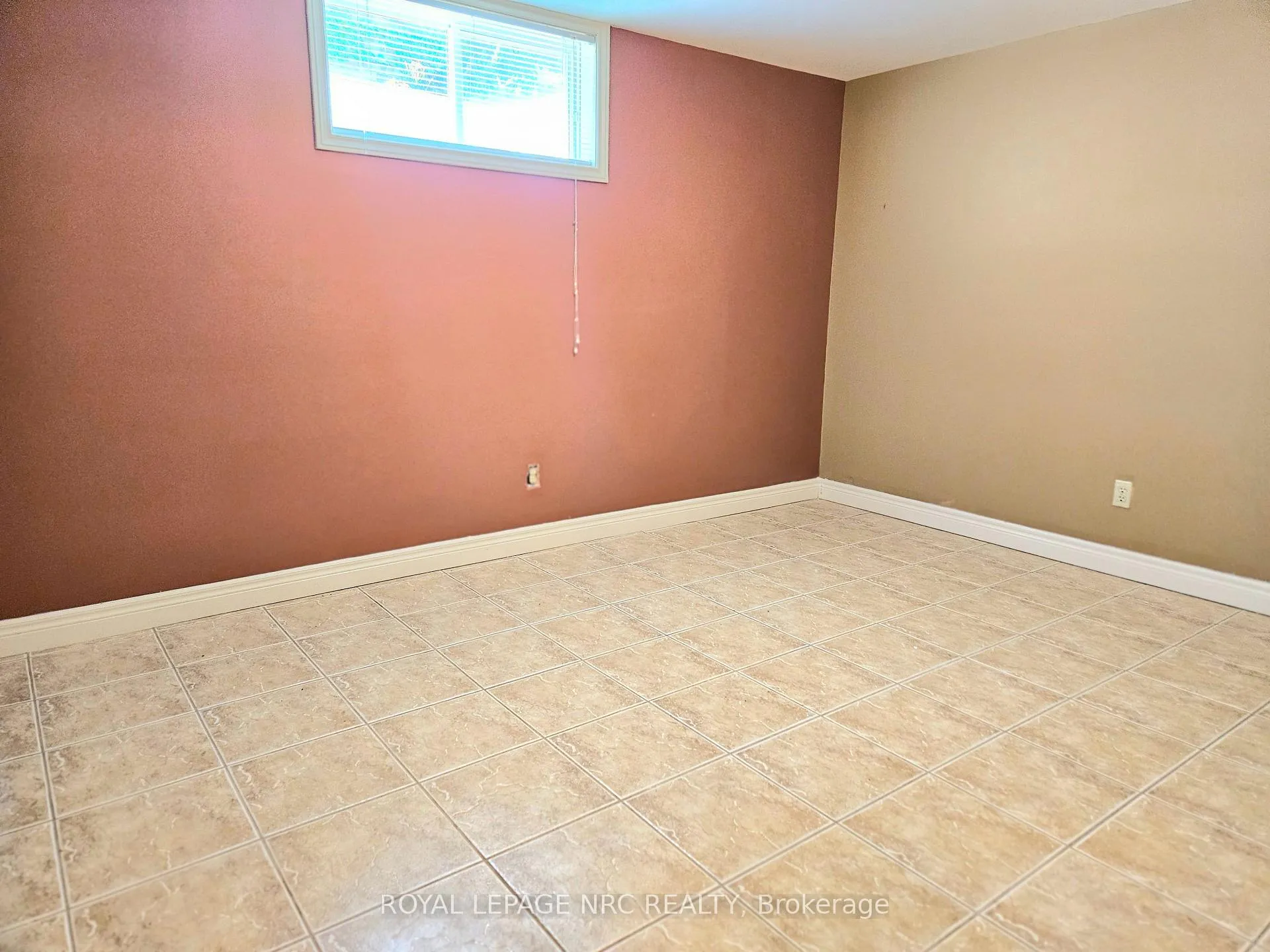 Photo 30 of 192 Woodside Drive, St. Catharines, Glendale/Glenridge — HOMEH
