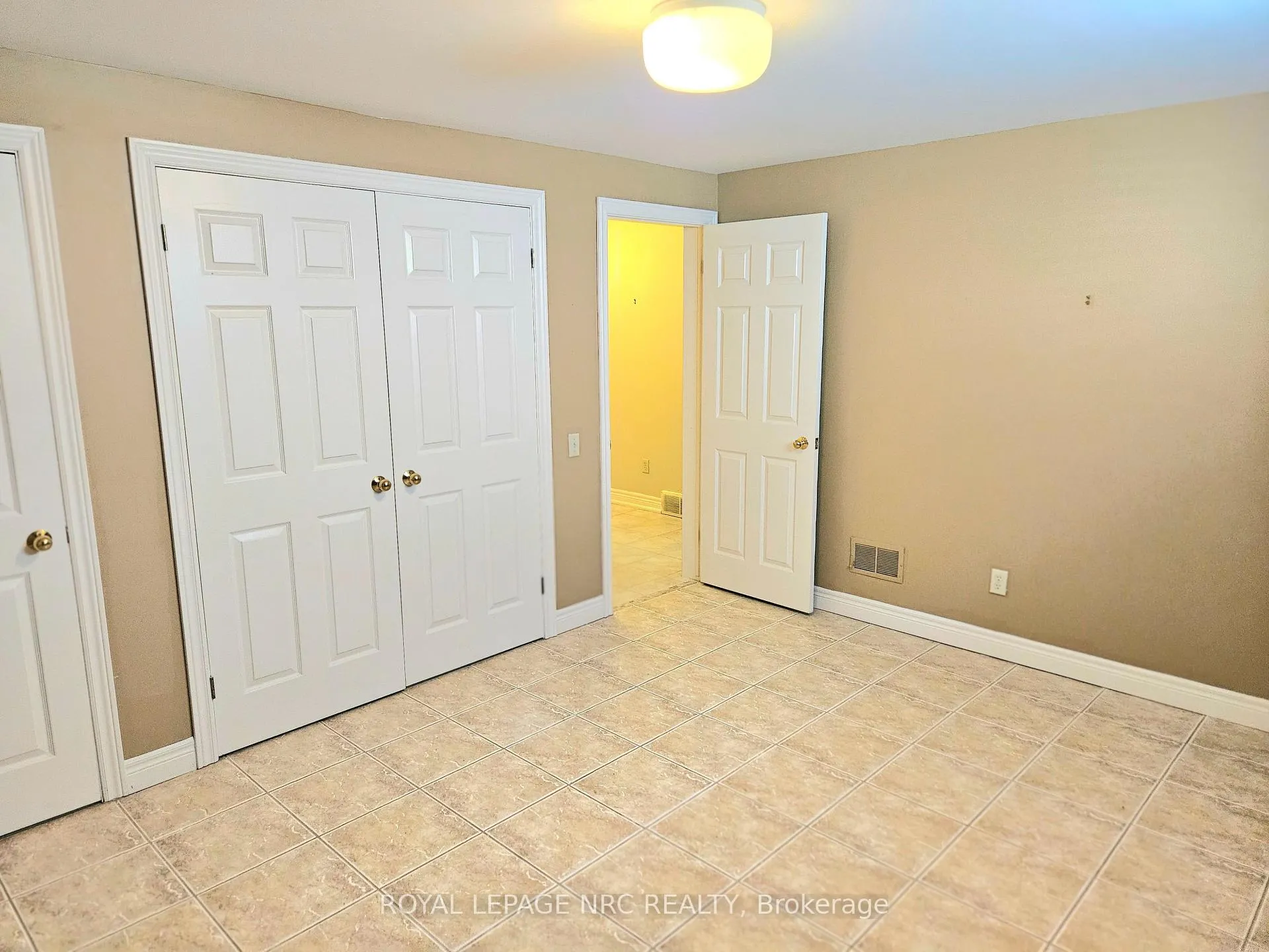 Photo 31 of 192 Woodside Drive, St. Catharines, Glendale/Glenridge — HOMEH
