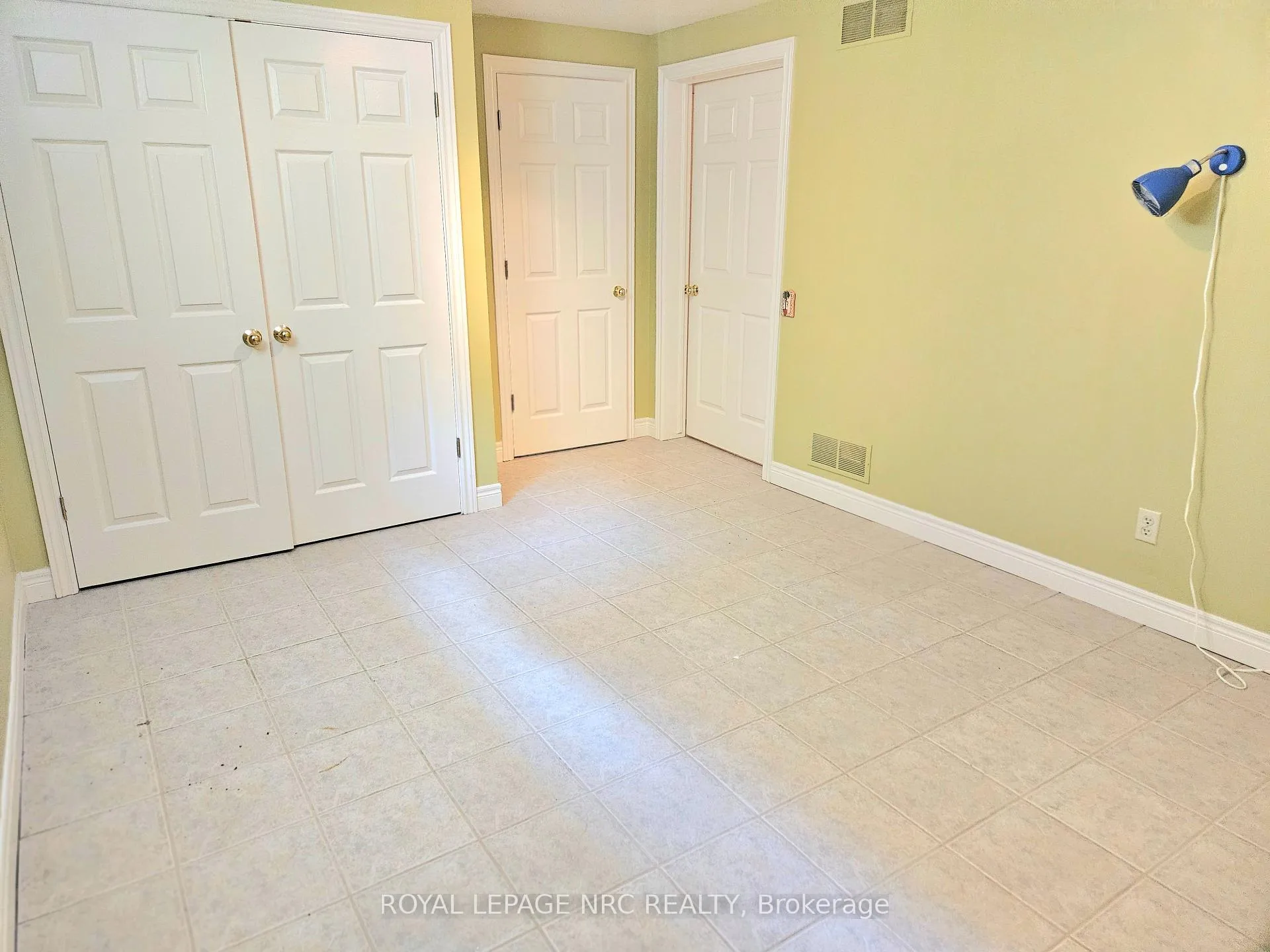 Photo 33 of 192 Woodside Drive, St. Catharines, Glendale/Glenridge — HOMEH