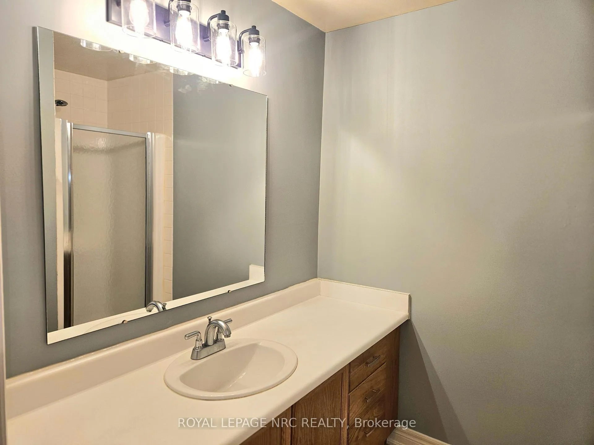 Photo 38 of 192 Woodside Drive, St. Catharines, Glendale/Glenridge — HOMEH