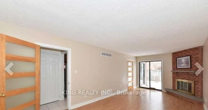 Photo 3 of 526 Grove Street E, Barrie, Grove East — HOMEH