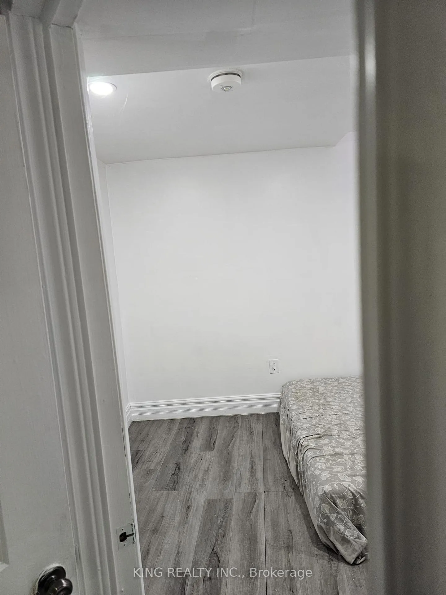 Photo 18 of 526 Grove Street E, Barrie, Grove East — HOMEH