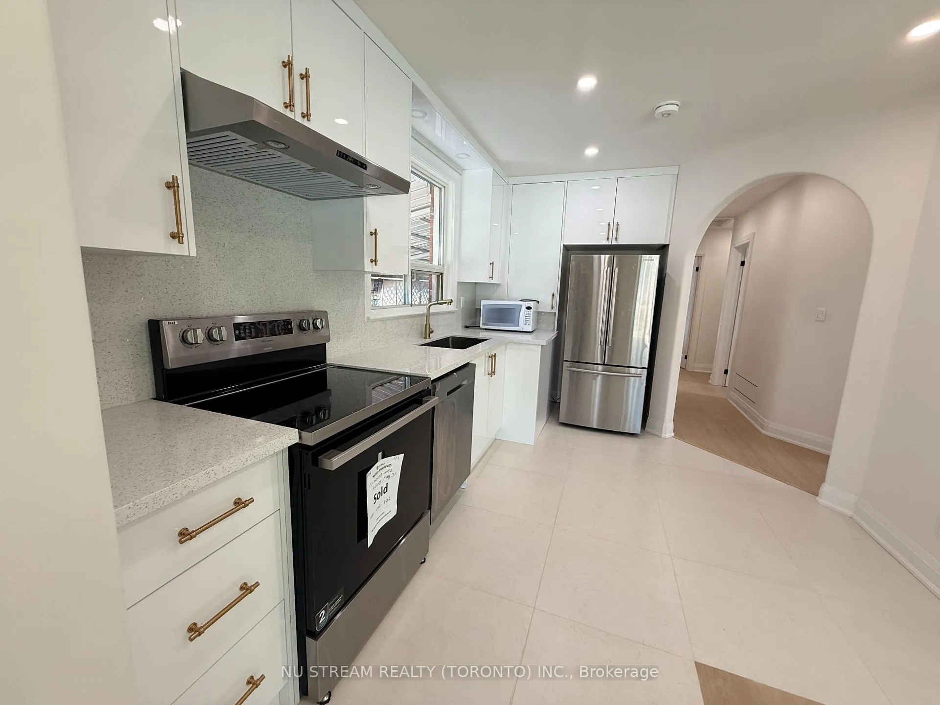 Photo 2 of Unit Upper Level, 6 Rosemarie Drive, Scarborough, Wexford-Maryvale — HOMEH
