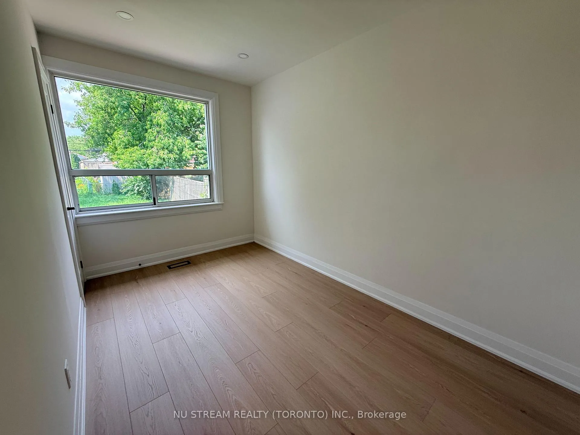 Photo 6 of Unit Upper Level, 6 Rosemarie Drive, Scarborough, Wexford-Maryvale — HOMEH