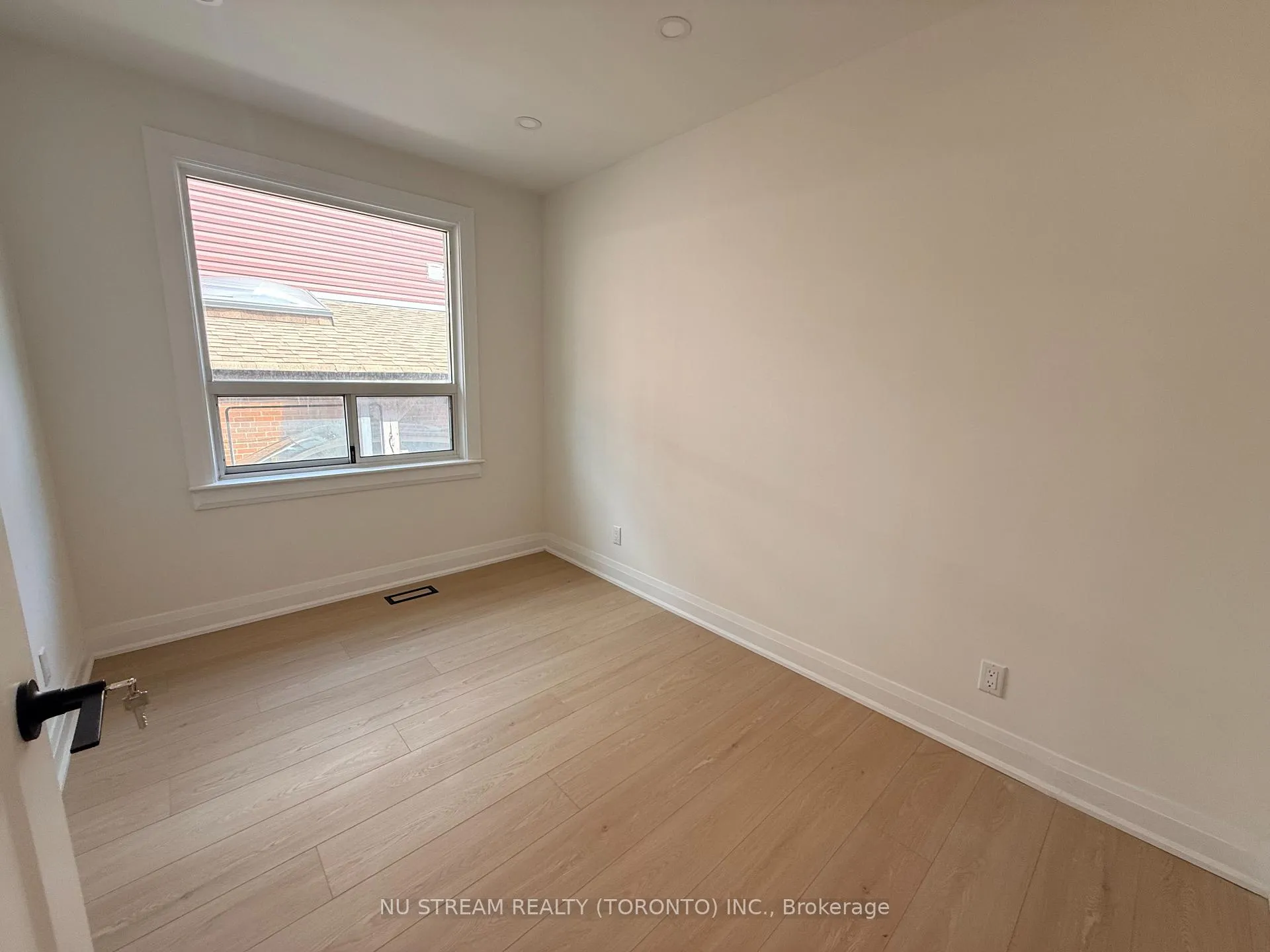 Photo 9 of Unit Upper Level, 6 Rosemarie Drive, Scarborough, Wexford-Maryvale — HOMEH