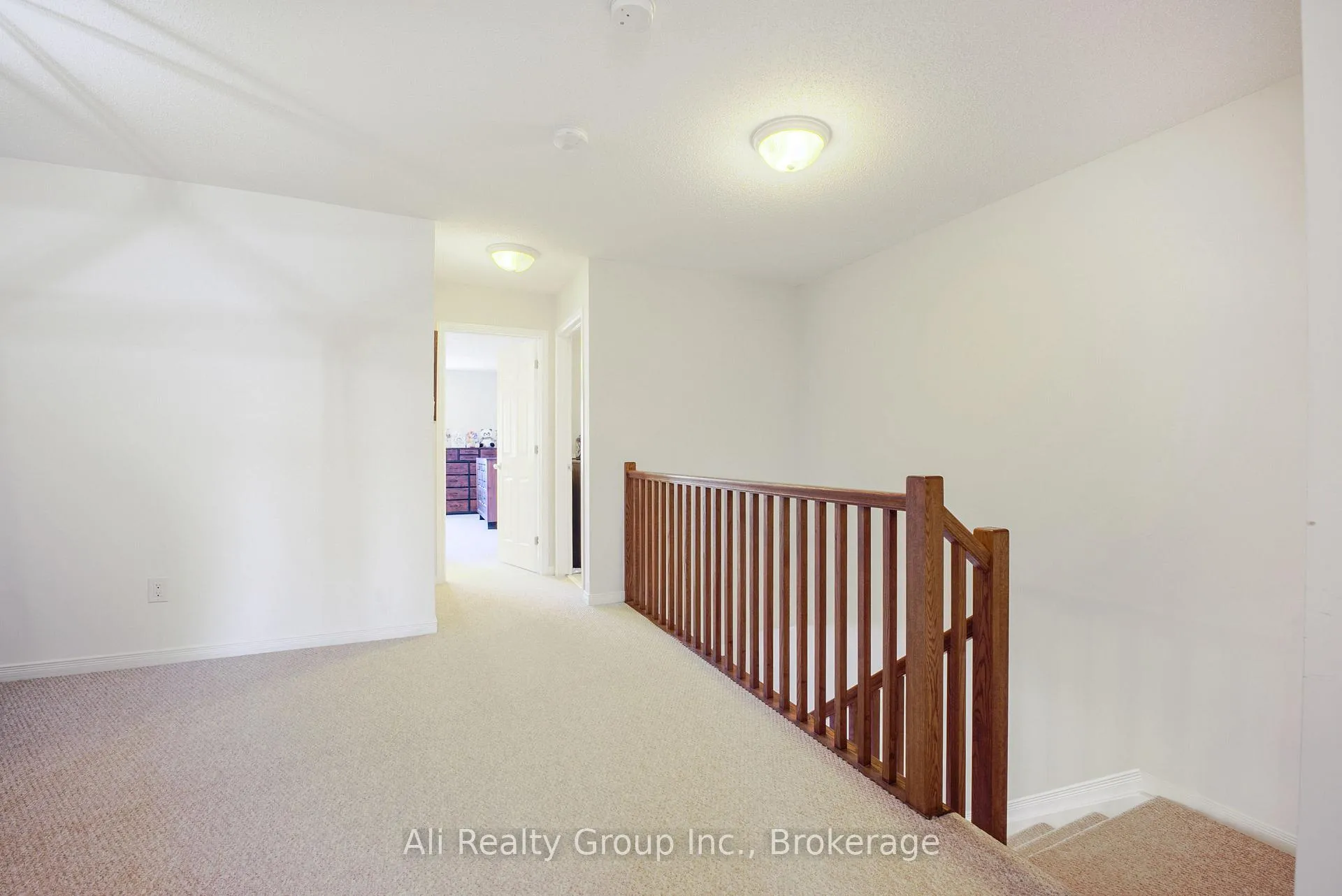 Photo 11 of 330 Nonius Street, Ottawa, Kanata - Emerald Meadows/Trailwest — HOMEH