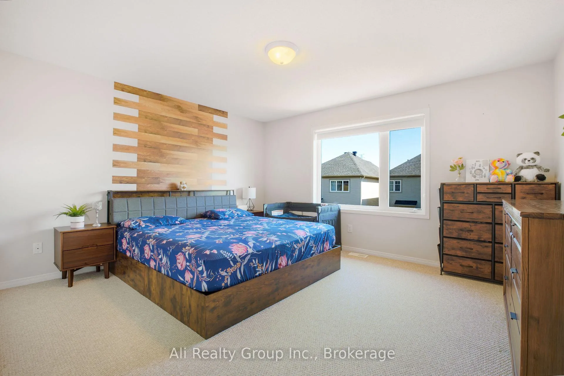 Photo 14 of 330 Nonius Street, Ottawa, Kanata - Emerald Meadows/Trailwest — HOMEH