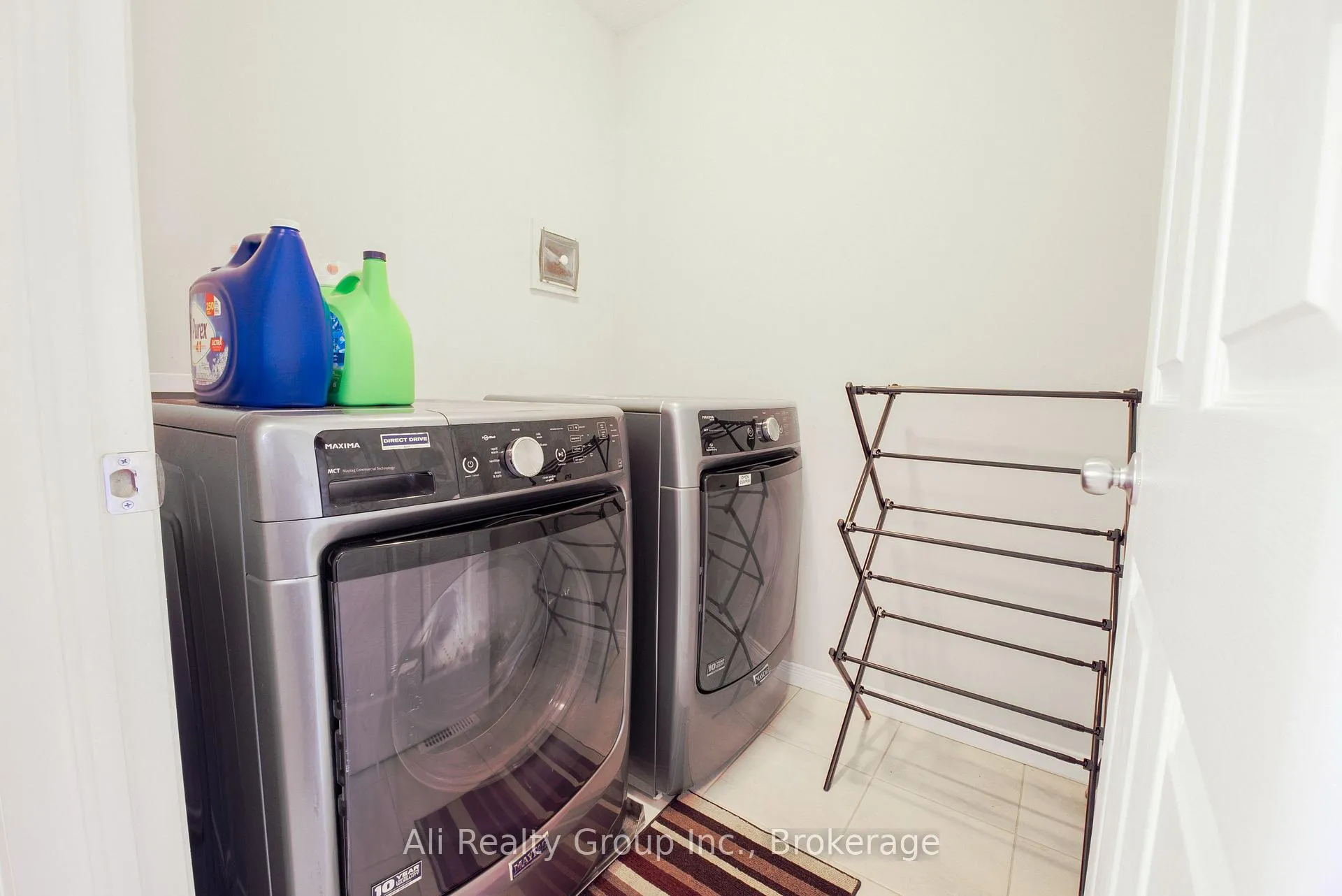 Photo 20 of 330 Nonius Street, Ottawa, Kanata - Emerald Meadows/Trailwest — HOMEH