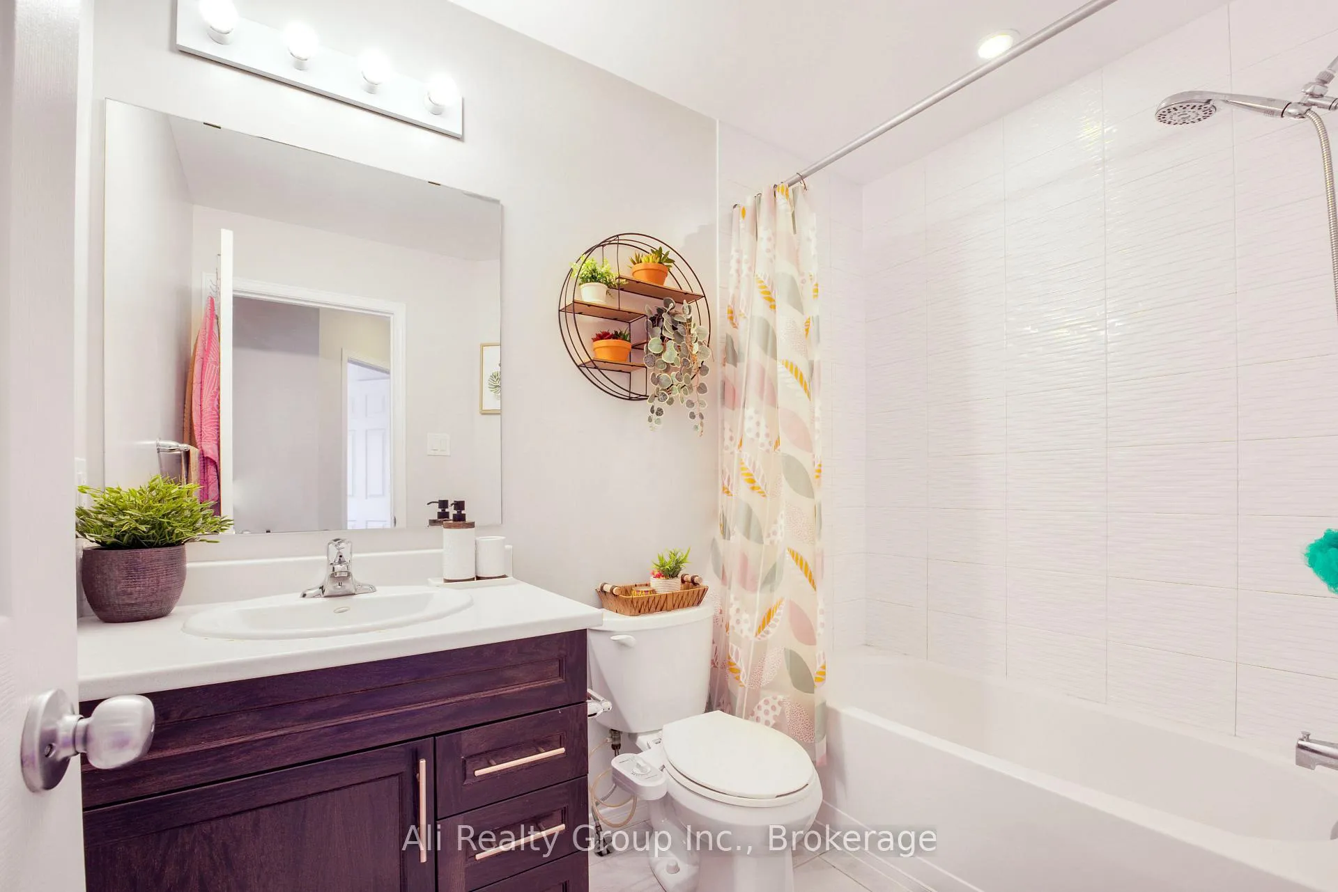 Photo 21 of 330 Nonius Street, Ottawa, Kanata - Emerald Meadows/Trailwest — HOMEH