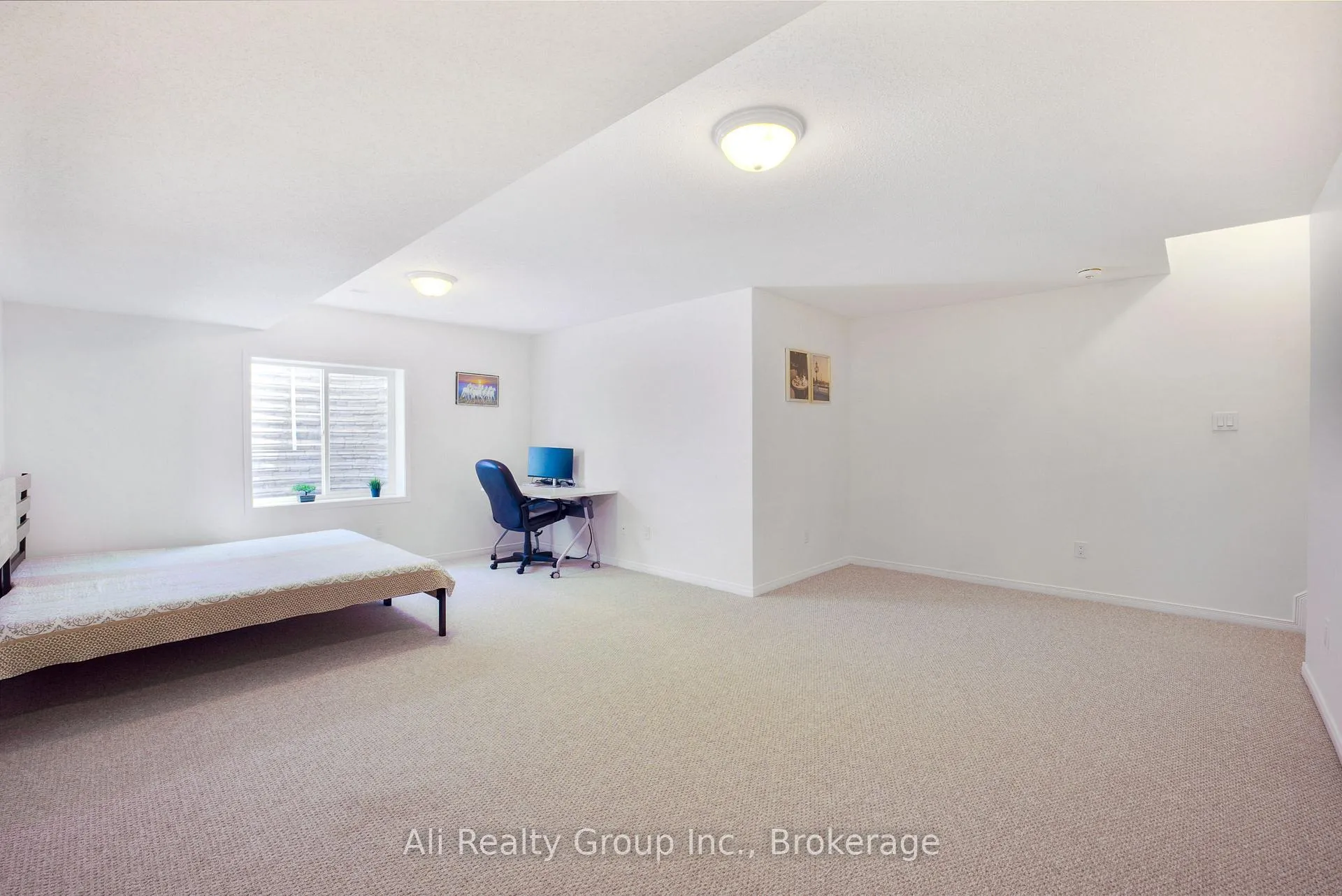 Photo 27 of 330 Nonius Street, Ottawa, Kanata - Emerald Meadows/Trailwest — HOMEH