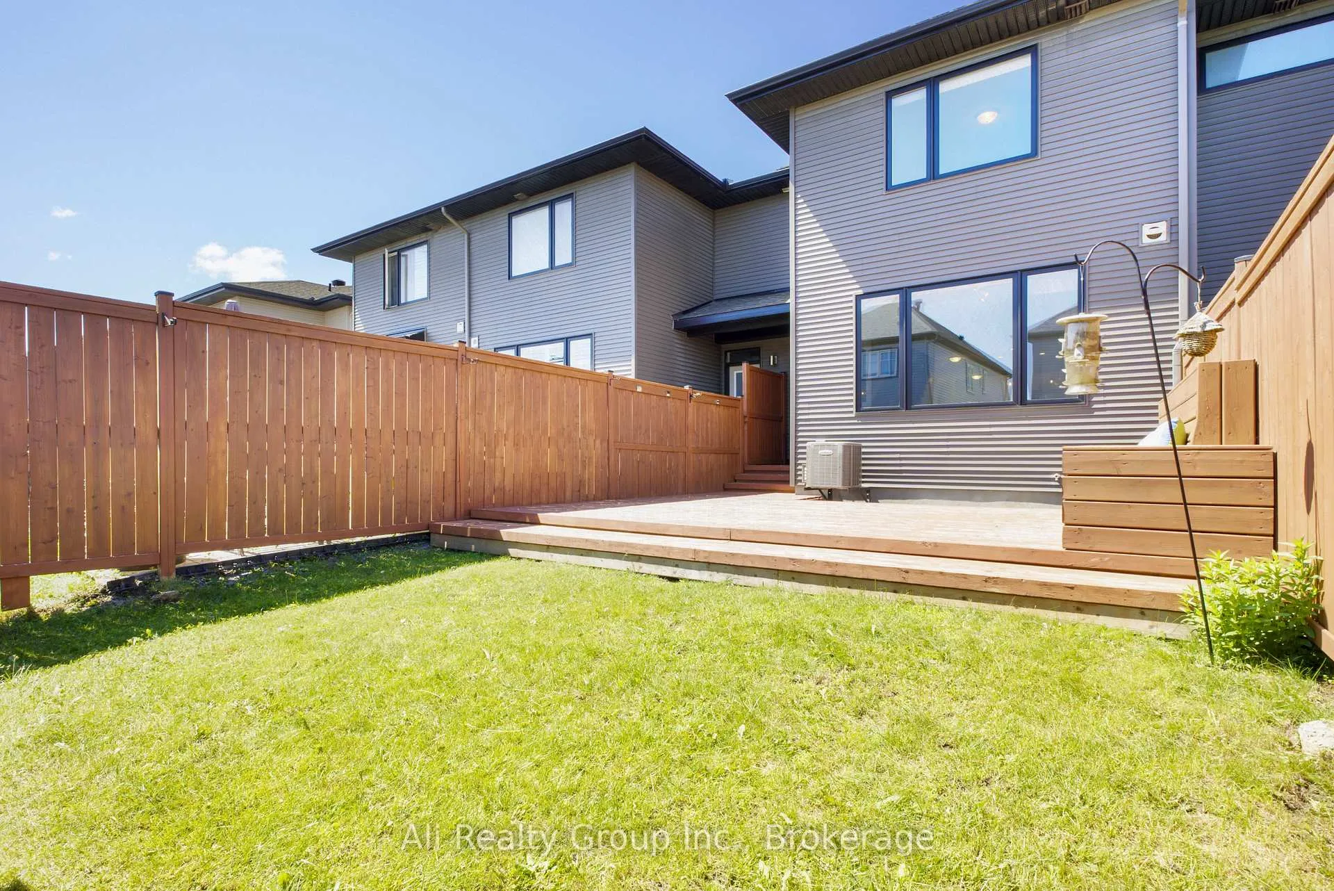 Photo 28 of 330 Nonius Street, Ottawa, Kanata - Emerald Meadows/Trailwest — HOMEH