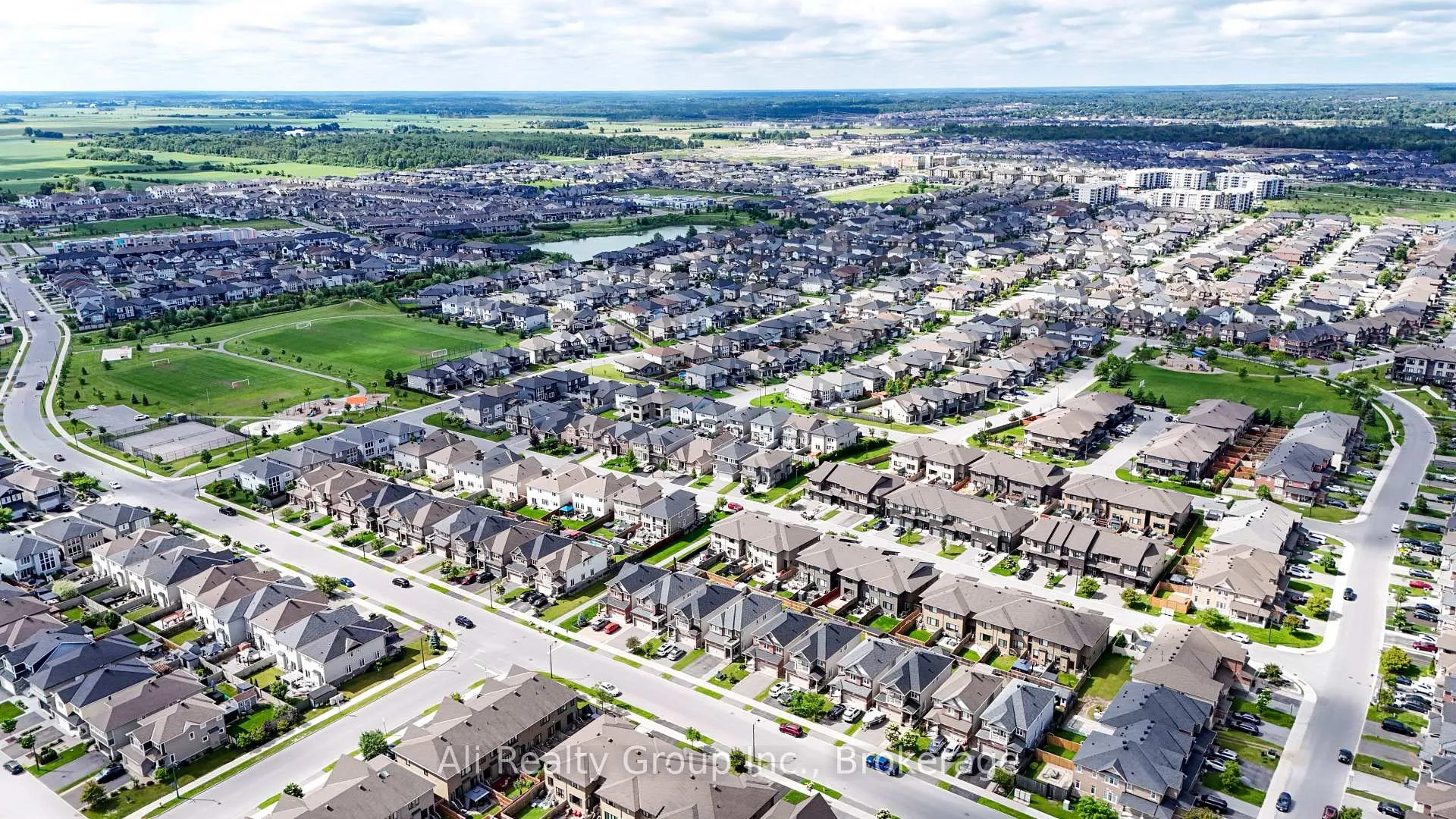 Photo 33 of 330 Nonius Street, Ottawa, Kanata - Emerald Meadows/Trailwest — HOMEH