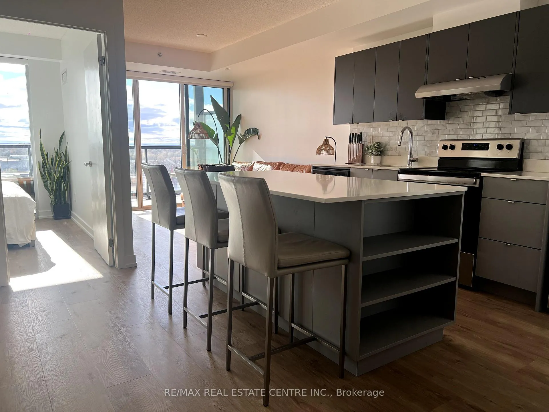 Photo 3 of Unit A703, 3210 Dakota Commons Circle, Burlington, Alton — HOMEH