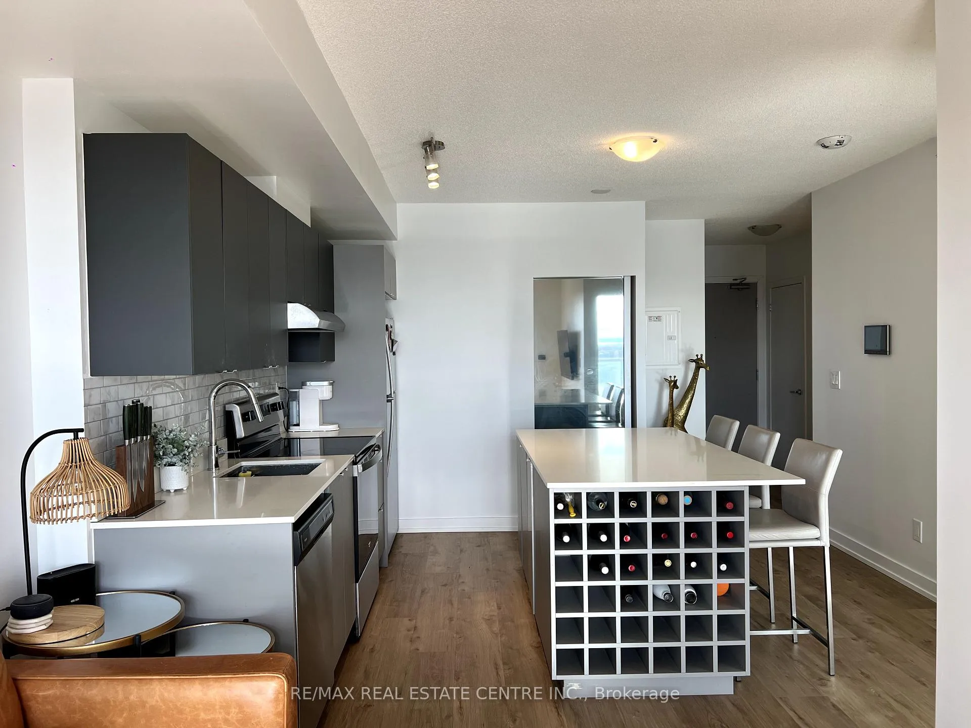 Photo 6 of Unit A703, 3210 Dakota Commons Circle, Burlington, Alton — HOMEH