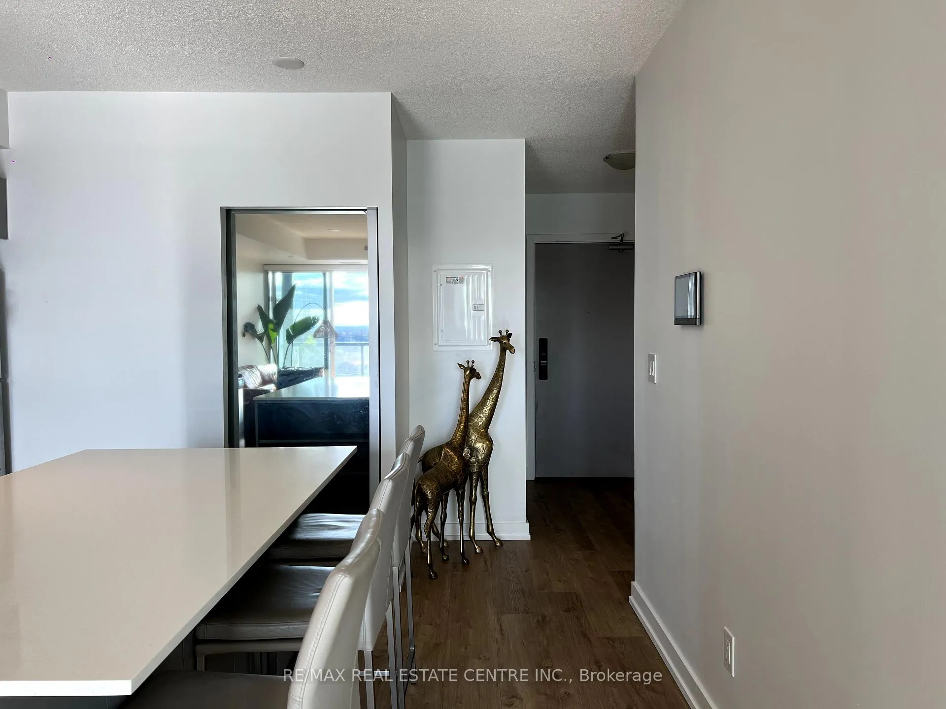 Photo 8 of Unit A703, 3210 Dakota Commons Circle, Burlington, Alton — HOMEH