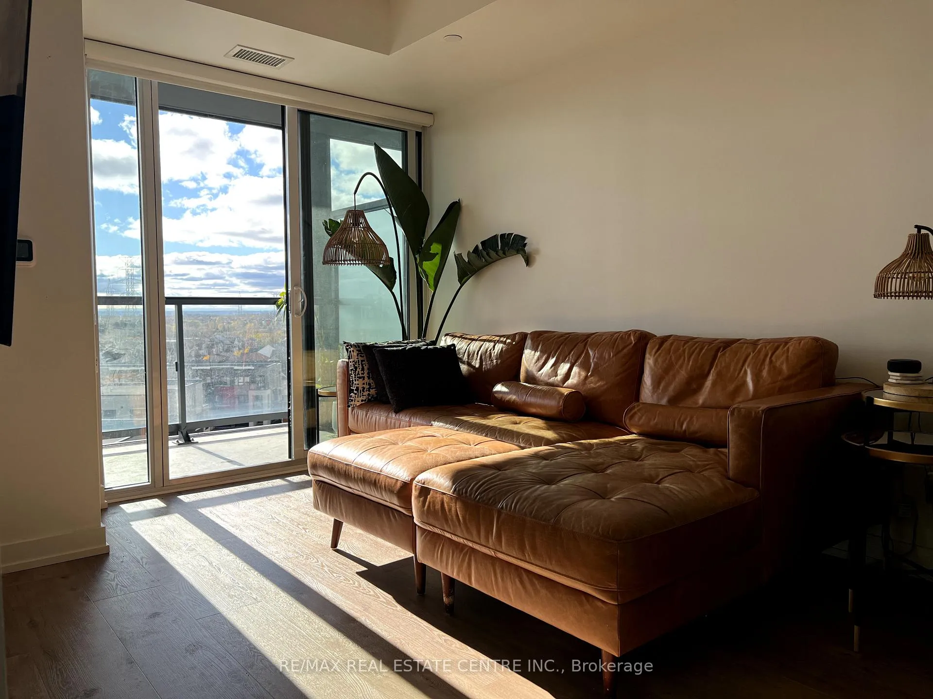 Photo 10 of Unit A703, 3210 Dakota Commons Circle, Burlington, Alton — HOMEH