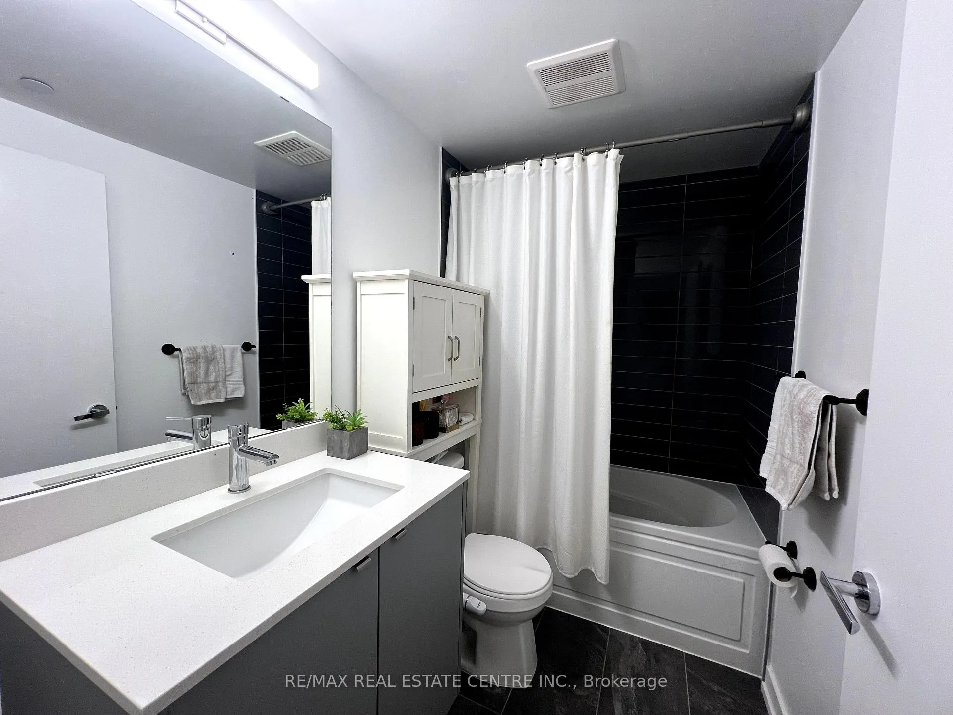Photo 20 of Unit A703, 3210 Dakota Commons Circle, Burlington, Alton — HOMEH