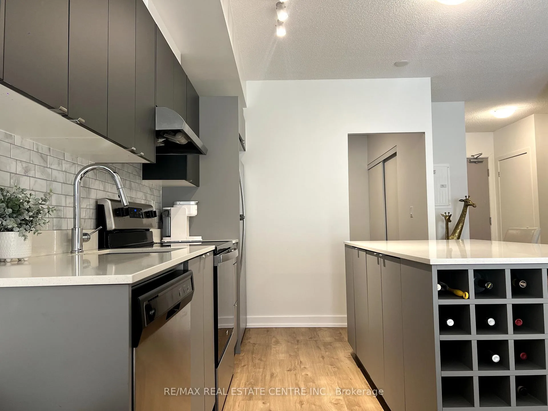 Photo 22 of Unit A703, 3210 Dakota Commons Circle, Burlington, Alton — HOMEH