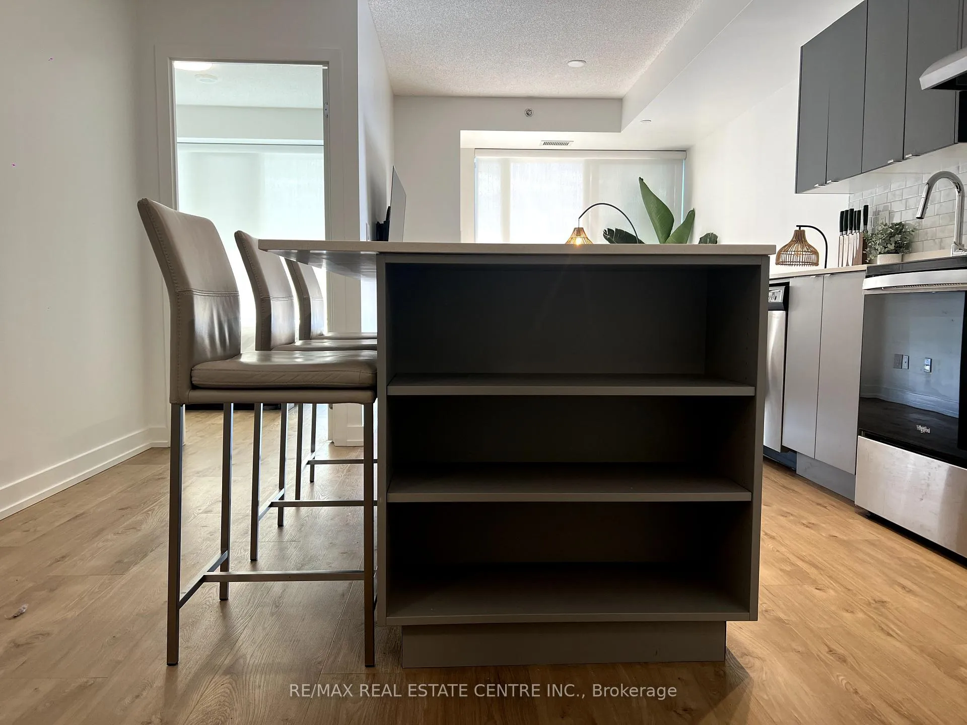 Photo 23 of Unit A703, 3210 Dakota Commons Circle, Burlington, Alton — HOMEH