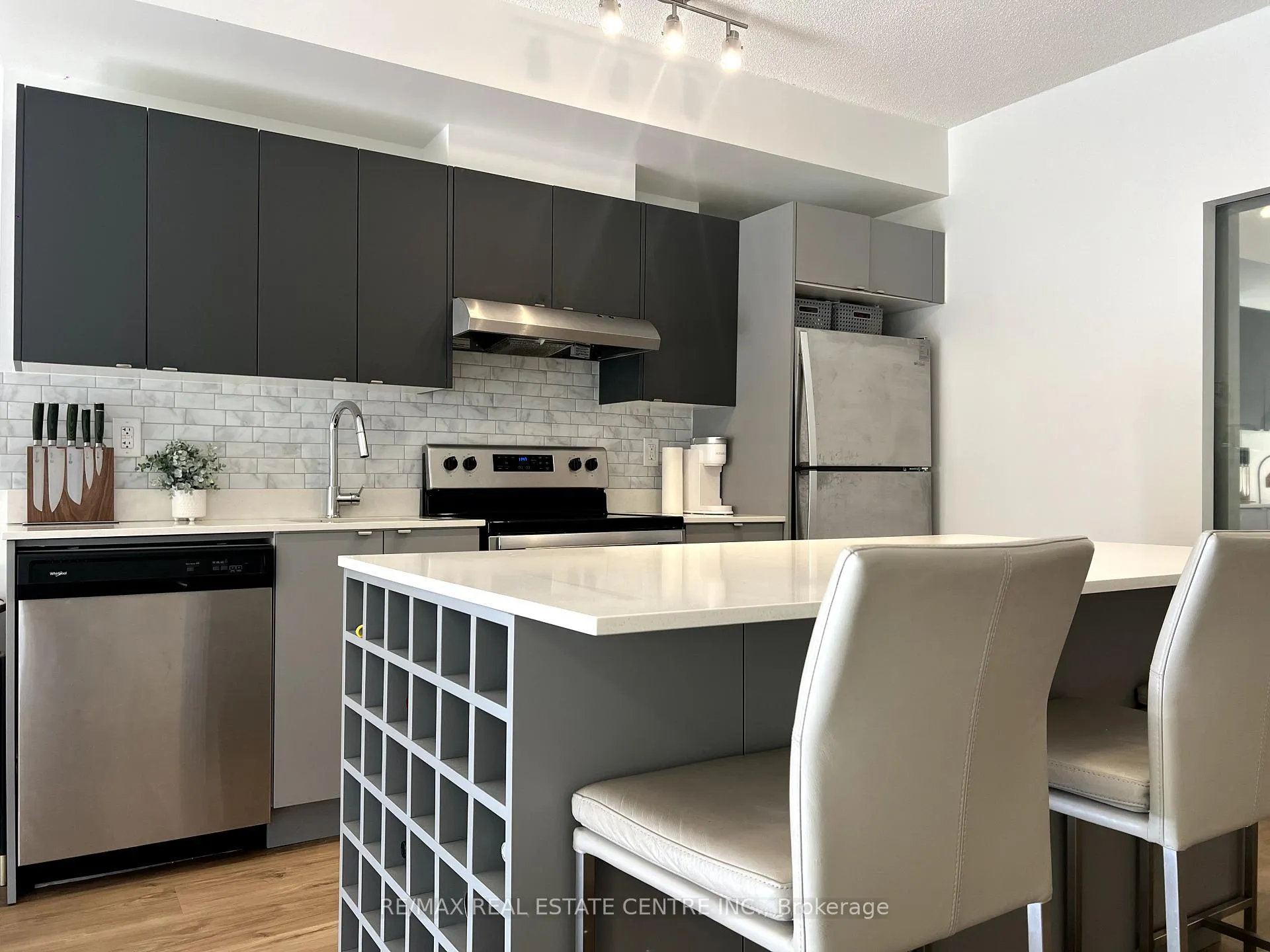 Photo 24 of Unit A703, 3210 Dakota Commons Circle, Burlington, Alton — HOMEH