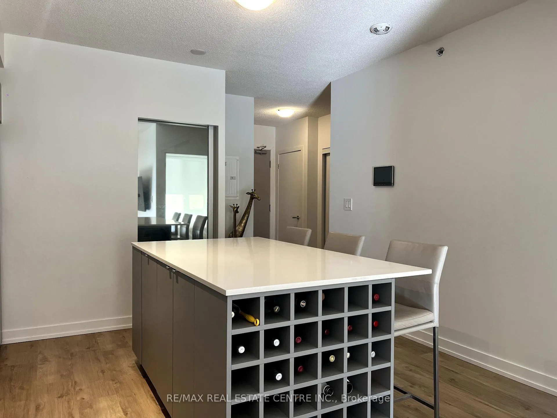 Photo 25 of Unit A703, 3210 Dakota Commons Circle, Burlington, Alton — HOMEH
