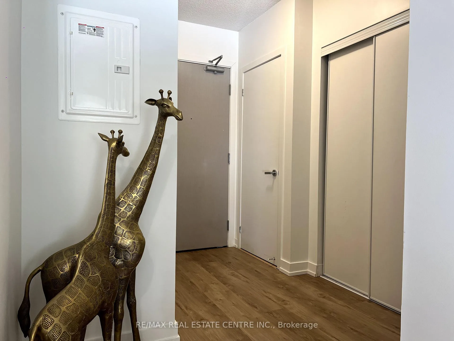 Photo 26 of Unit A703, 3210 Dakota Commons Circle, Burlington, Alton — HOMEH