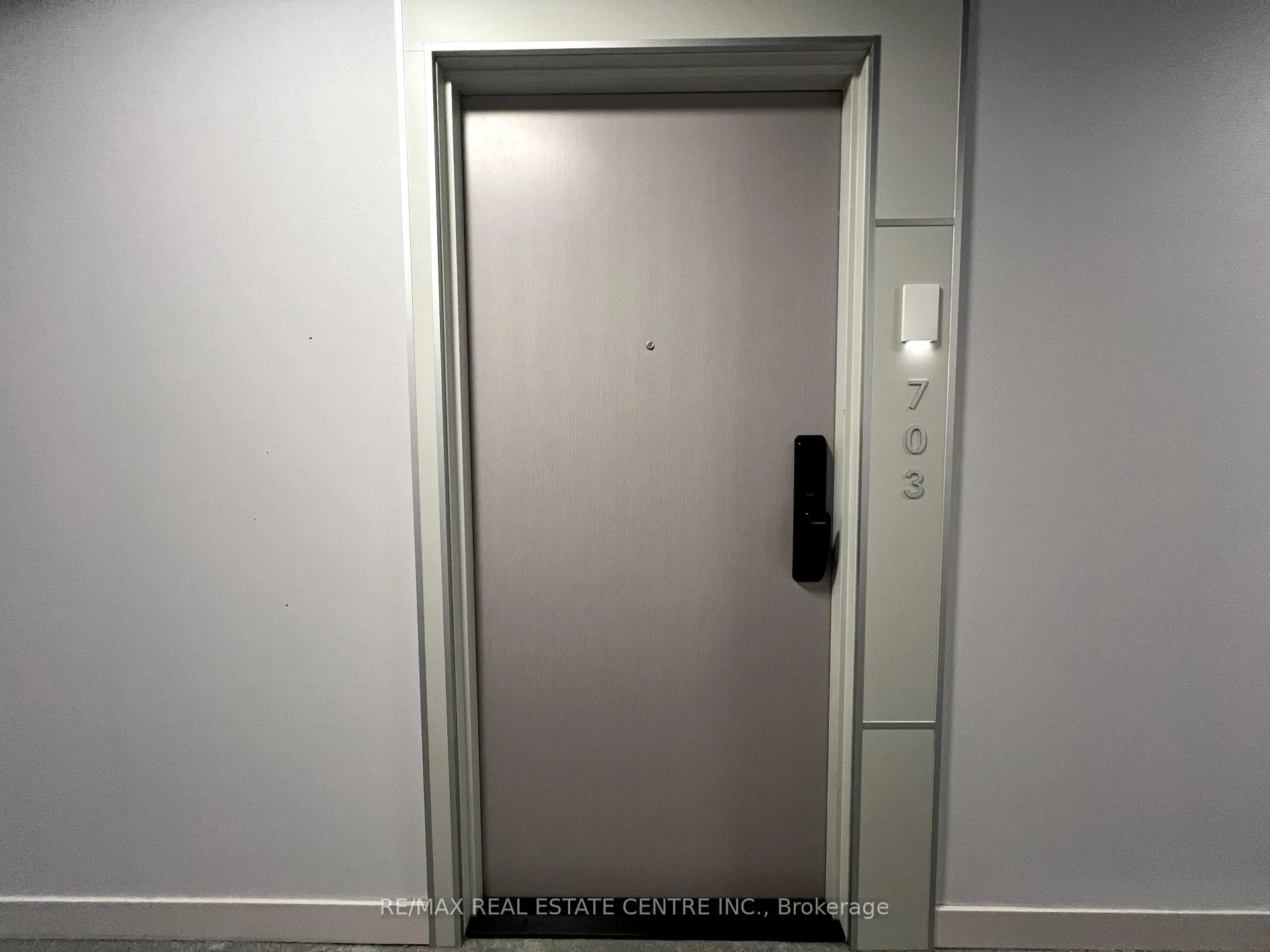 Photo 27 of Unit A703, 3210 Dakota Commons Circle, Burlington, Alton — HOMEH
