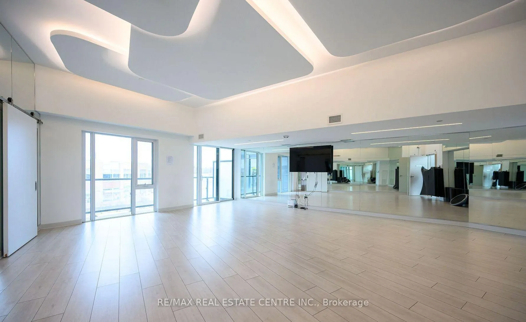Photo 35 of Unit A703, 3210 Dakota Commons Circle, Burlington, Alton — HOMEH