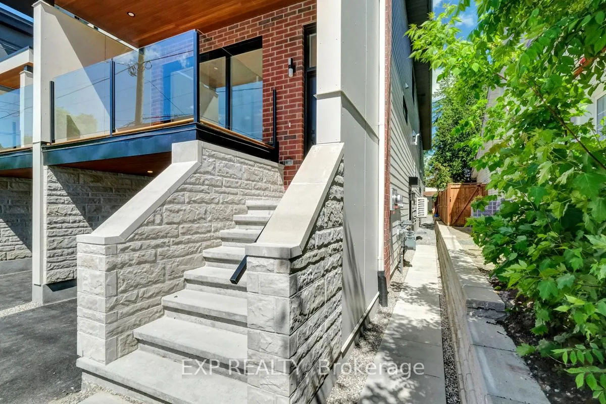 Photo 2 of Unit B, 533 Broadhead Avenue, Ottawa, Westboro/Hampton Park — HOMEH