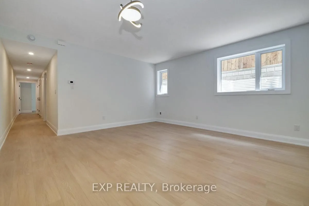Photo 5 of Unit B, 533 Broadhead Avenue, Ottawa, Westboro/Hampton Park — HOMEH