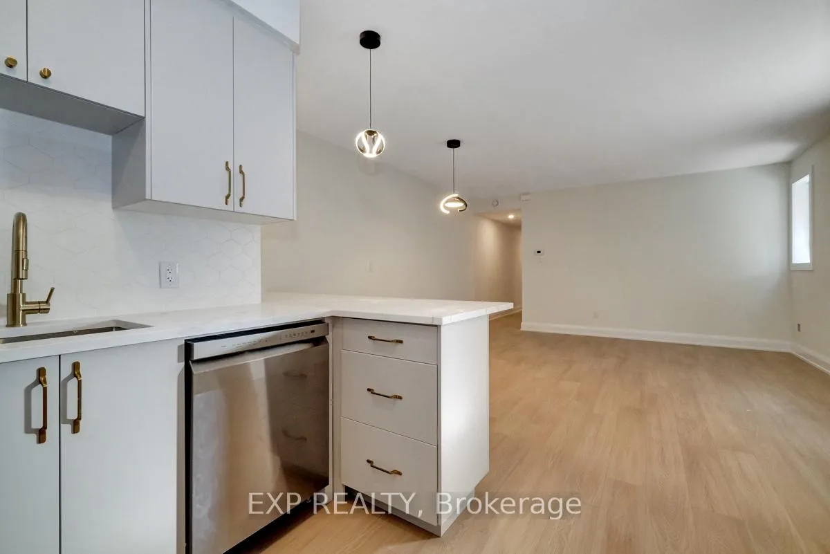 Photo 9 of Unit B, 533 Broadhead Avenue, Ottawa, Westboro/Hampton Park — HOMEH
