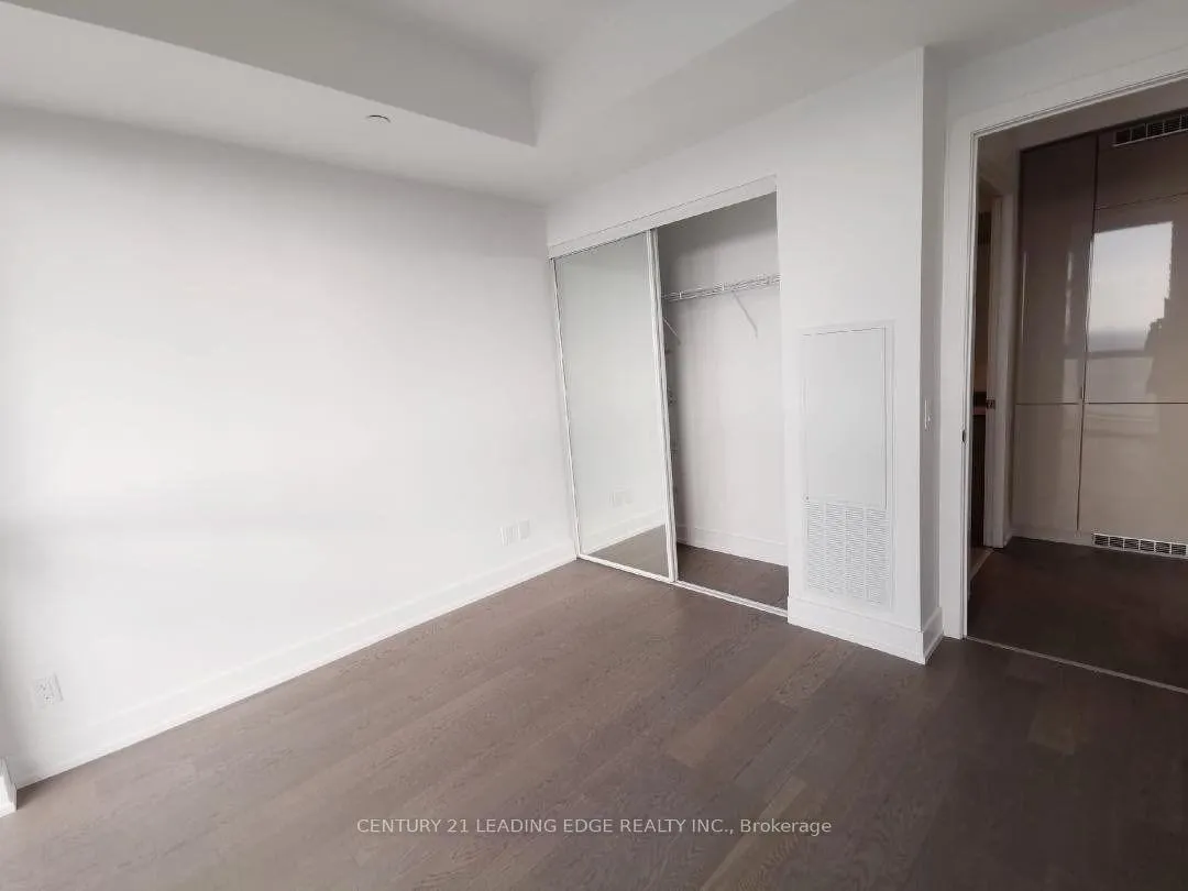 Photo 6 of Unit 2012, 7 Grenville Street, Toronto, Bay Street Corridor — HOMEH