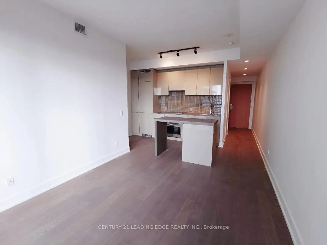 Photo 8 of Unit 2012, 7 Grenville Street, Toronto, Bay Street Corridor — HOMEH