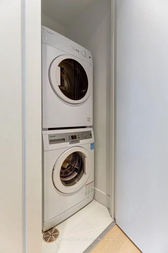 Photo 9 of Unit 2012, 7 Grenville Street, Toronto, Bay Street Corridor — HOMEH