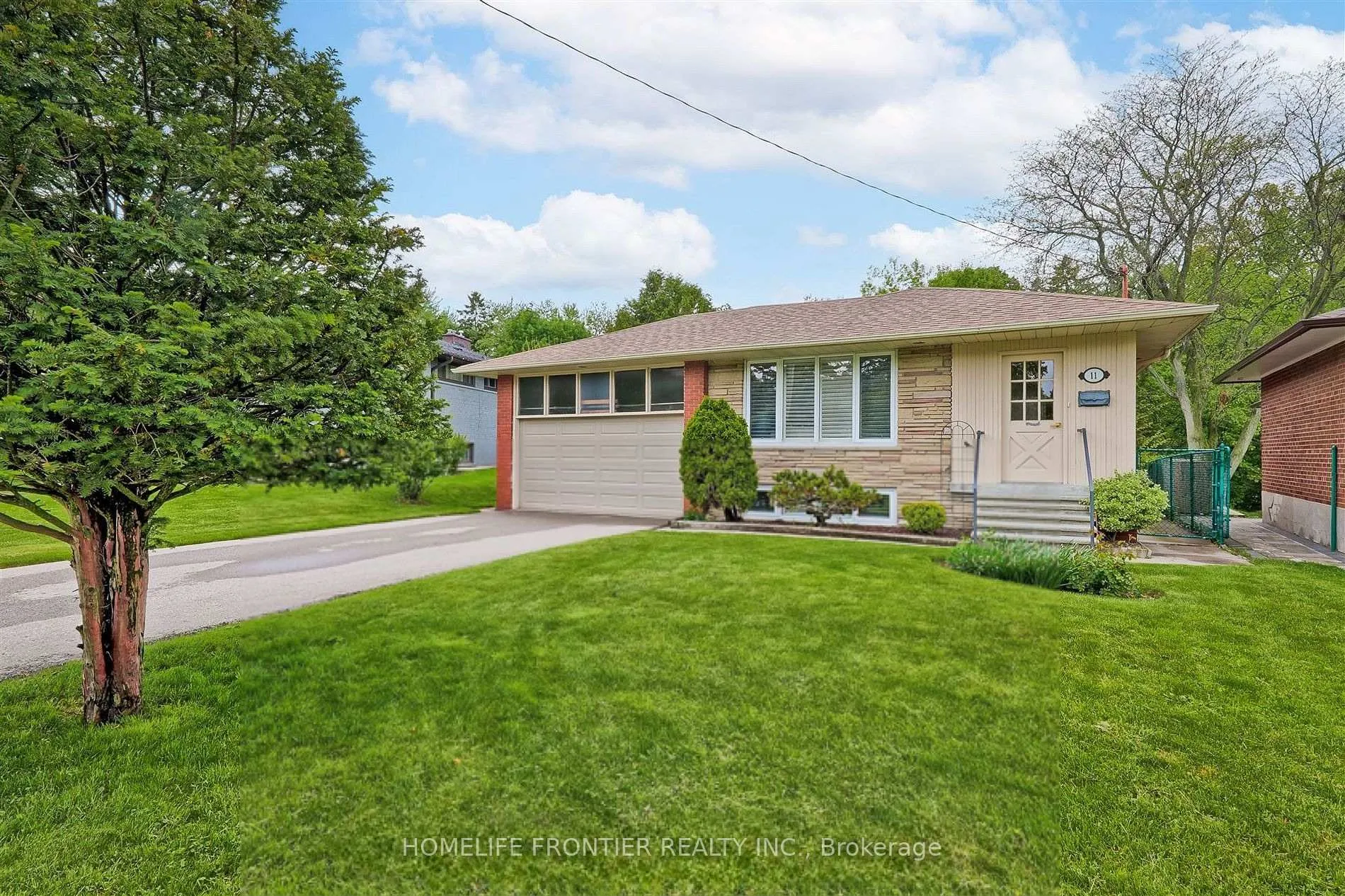 Front of Unit Upper, 11 Alpaca Drive