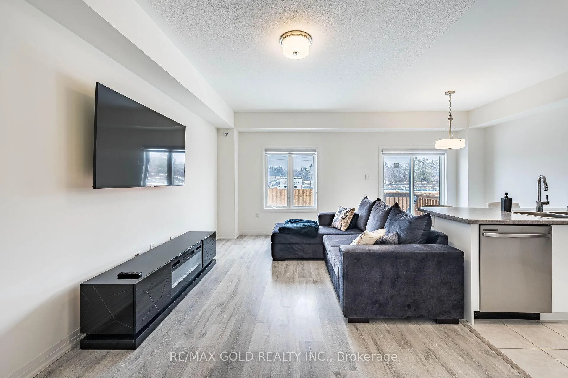 Photo 4 of 37 George Brier Drive, Brant, Paris — HOMEH