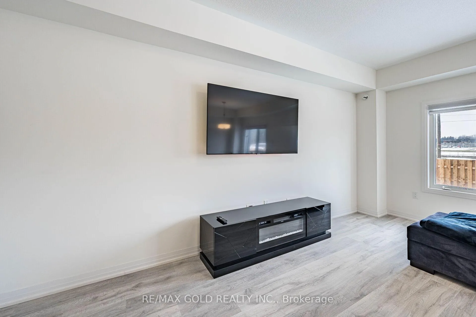 Photo 7 of 37 George Brier Drive, Brant, Paris — HOMEH